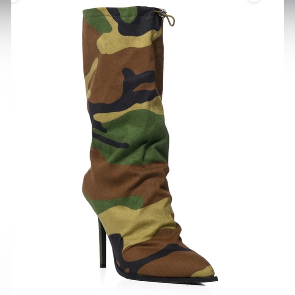 New AZALEA WANG AIRLEA BAGGY DESIGN BOOTIE IN CAMO - Picture 4 of 5